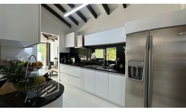 VENDO ESPECTACULAR CASA CAMPESTRE, SECTOR CERRITOS PEREIRA