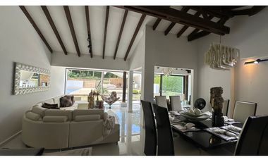 VENDO ESPECTACULAR CASA CAMPESTRE, SECTOR CERRITOS PEREIRA