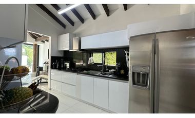 VENDO ESPECTACULAR CASA CAMPESTRE, SECTOR CERRITOS PEREIRA