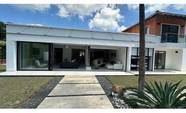 VENDO ESPECTACULAR CASA CAMPESTRE, SECTOR CERRITOS PEREIRA