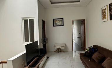 RUMAH 2 LANTAI MURAH DIPERUMAHAN DEKAT JL PARANGTRITIS BANTUL YOGYA