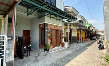 dijual rumah di bantul 2 lantai full furnished dalam cluster wiyoro