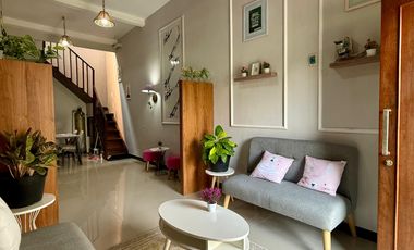 dijual rumah di bantul 2 lantai full furnished dalam cluster wiyoro