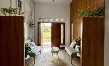 dijual rumah di bantul 2 lantai full furnished dalam cluster wiyoro