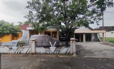 RUMAH DI KELURAHAN CEMANDI, SEDATI SIDOARJO