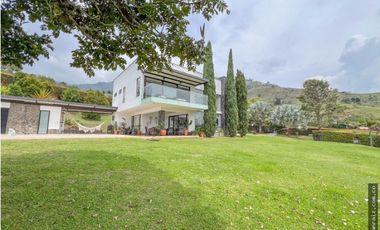 Venta de Casa Campestre en Copacabana