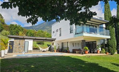 Venta de Casa Campestre en Copacabana