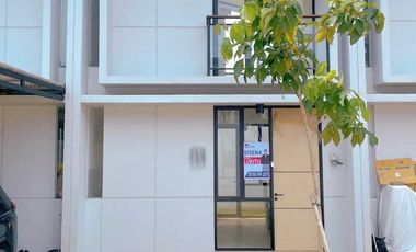 Disewakan Rumah Baru Rapi Terawat Siap Huni di Cendana Lippo Karawaci