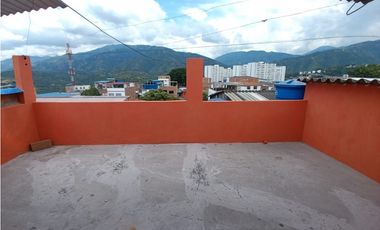 SE VENDE HERMOSA Y AMPLIA CASA EN OMAGA 1./NORTE