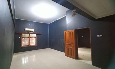 Dijual / disewakan Rumah 2,5 Lantai SHM Muara Karang Jakarta Utara