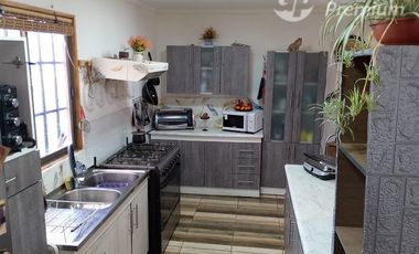 Casa en Venta en Camino publico el totoral 960