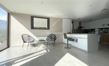 Casa en Arriendo en Arrayán | Casa Arriendo 3D3B servicios jardín piscina | Lo Barnechea | One Propiedades