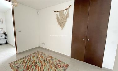 Casa en Arriendo en Arrayán | Casa Arriendo 3D3B servicios jardín piscina | Lo Barnechea | One Propiedades