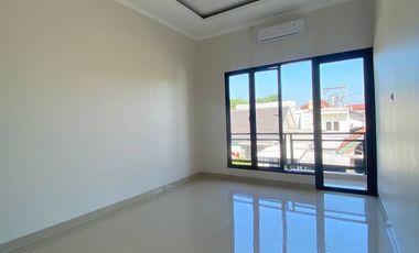 MILIKI SEGERA RUMAH IDAMAN DI VILLA MELATI MAS DESAIN MODERN, LOKASI STRATEGIS! .EN672.