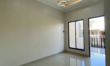 MILIKI SEGERA RUMAH IDAMAN DI VILLA MELATI MAS DESAIN MODERN, LOKASI STRATEGIS! .EN672.