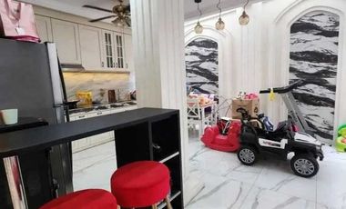 JUAL RUMAH MODERN DENGAN KOLAM RENANG PRIBADI di Antapani Bandung