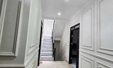 JUAL RUMAH MODERN DENGAN KOLAM RENANG PRIBADI di Antapani Bandung