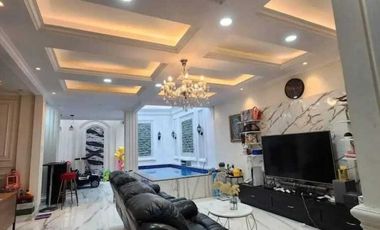 JUAL RUMAH MODERN DENGAN KOLAM RENANG PRIBADI di Antapani Bandung