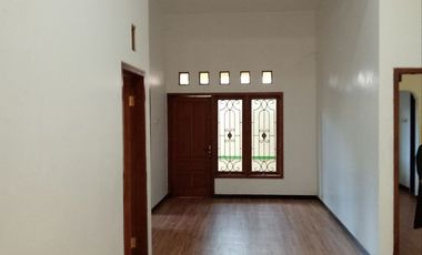 Rumah Luas Terawat Area Fajar Indah Colomadu