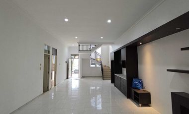 Rumah cakep 2 lt siap huni di lippo Karawaci tangerang