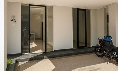 JUAL RUMAH 3 LANTAI, TELAGA BODAS DEKAT TOL JATINGALEH, SIMPANG LIMA & PUSAT KOTA SEMARANG