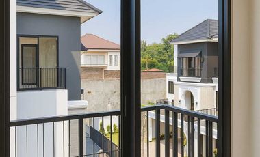 JUAL RUMAH 3 LANTAI, TELAGA BODAS DEKAT TOL JATINGALEH, SIMPANG LIMA & PUSAT KOTA SEMARANG