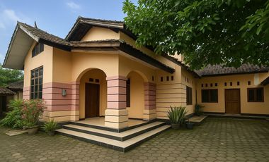 Rumah diatas tanah 370m2, 5 BR 3kamar mandi, full furnished