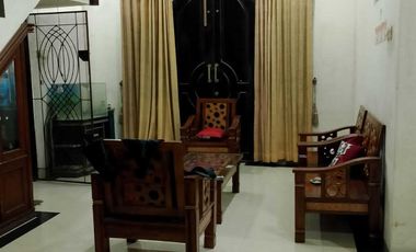 Rumah pinggir Jl. Rawa Bening RT 01. Pekanbaru.