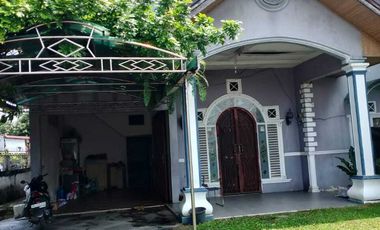 Rumah pinggir Jl. Rawa Bening RT 01. Pekanbaru.