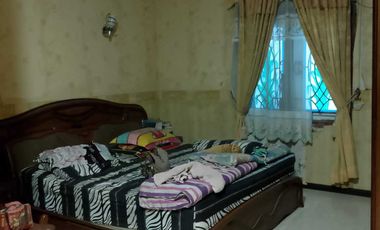 Rumah pinggir Jl. Rawa Bening RT 01. Pekanbaru.