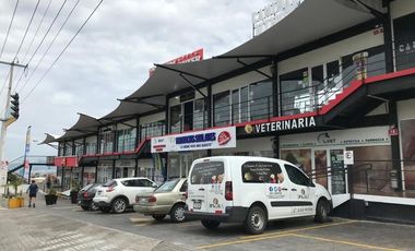 Local comercial en renta – Plaza Sky Center, Av. del Parque,  Querétaro. 105 m².