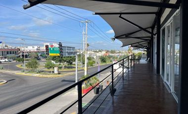 Local comercial en renta – Plaza Sky Center, Av. del Parque,  Querétaro. 105 m².