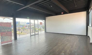 Local comercial en renta – Plaza Sky Center, Av. del Parque,  Querétaro. 105 m².