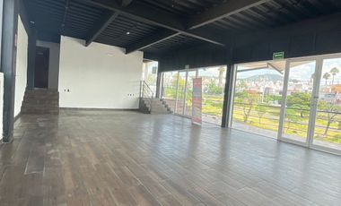 Local comercial en renta – Plaza Sky Center, Av. del Parque,  Querétaro. 105 m².