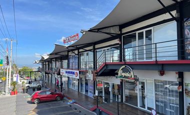 Local comercial en renta – Plaza Sky Center, Av. del Parque,  Querétaro. 105 m².