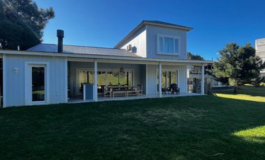 Casa en Venta en Costa Esmeralda Barrio Deportiva.