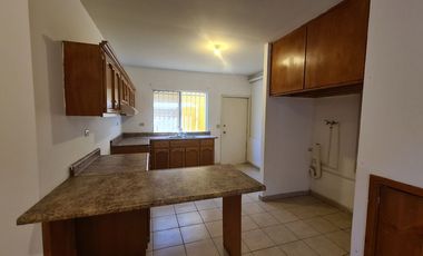 Se RENTA departamento de 2 recámaras, a 4 cuadras del malecón de Playa Hermosa.