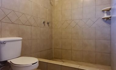 Se RENTA departamento de 2 recámaras, a 4 cuadras del malecón de Playa Hermosa.