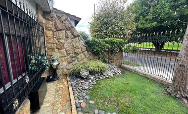 Casa en venta en 2 plantas sobre colectora de Gral Paz , Villa Lugano