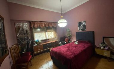 Casa en venta en 2 plantas sobre colectora de Gral Paz , Villa Lugano