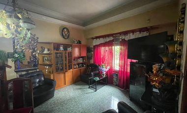 Casa en venta en 2 plantas sobre colectora de Gral Paz , Villa Lugano