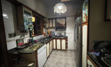 Casa en venta en 2 plantas sobre colectora de Gral Paz , Villa Lugano