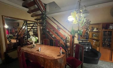 Casa en venta en 2 plantas sobre colectora de Gral Paz , Villa Lugano