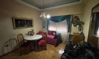 Casa en venta en 2 plantas sobre colectora de Gral Paz , Villa Lugano