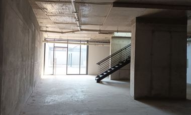 ARRIENDO Local Comercial 177,88 m2 Subterráneo Vitacura