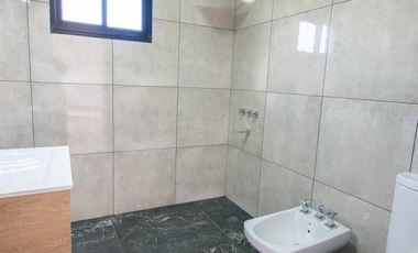 Casa en Funes Norte, 2 dormitorios. Raul Alfonsin 1430
