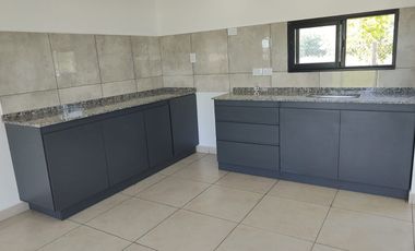 Casa en Funes Norte, 2 dormitorios. Raul Alfonsin 1430