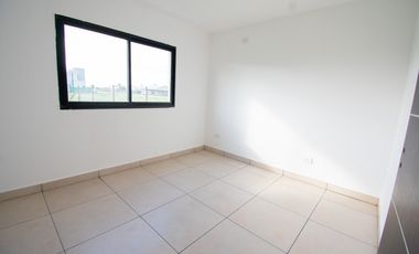 Casa en Funes Norte, 2 dormitorios. Raul Alfonsin 1430
