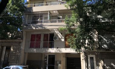 OPORTUNIDAD. Cochera en venta. Mendoza 2400.