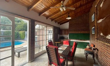 Vendo Casa 3 dormitorios con oficina y quincho en Barrio Catedral